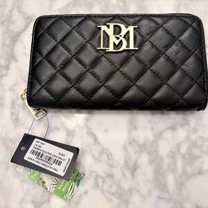 NWT Badgley Mischka Black Diamond Quilted Long Zip Around Wallet 7.5" FLAWS